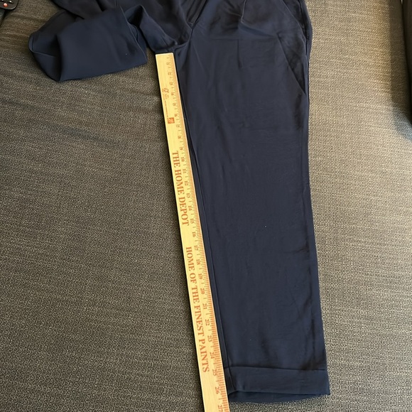 LOFT Tapered Leg Pant color Navy Size 6 - Picture 8 of 11